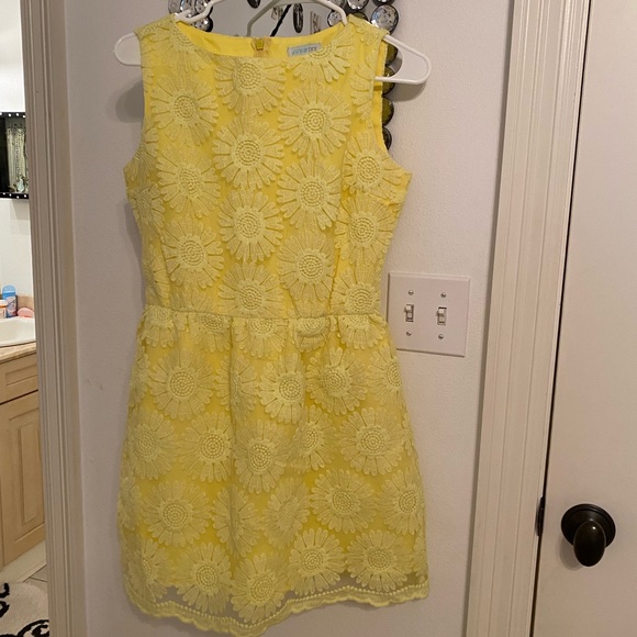 Dresses & Skirts - Boutique size small dress